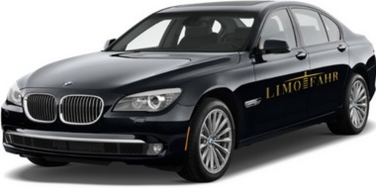 Book Your Ride: LimoFahr - Your Ultimate Chauffeur in Dubai!